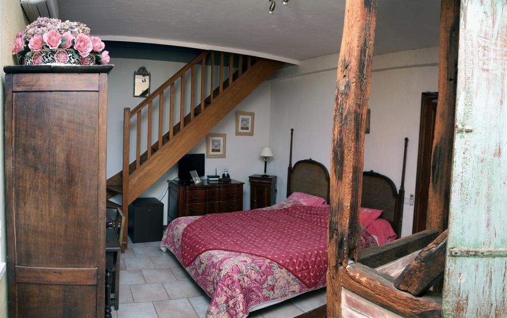 Le Moulin D'Hauterive Saint-Gervais-en-Valliere Bagian luar foto
